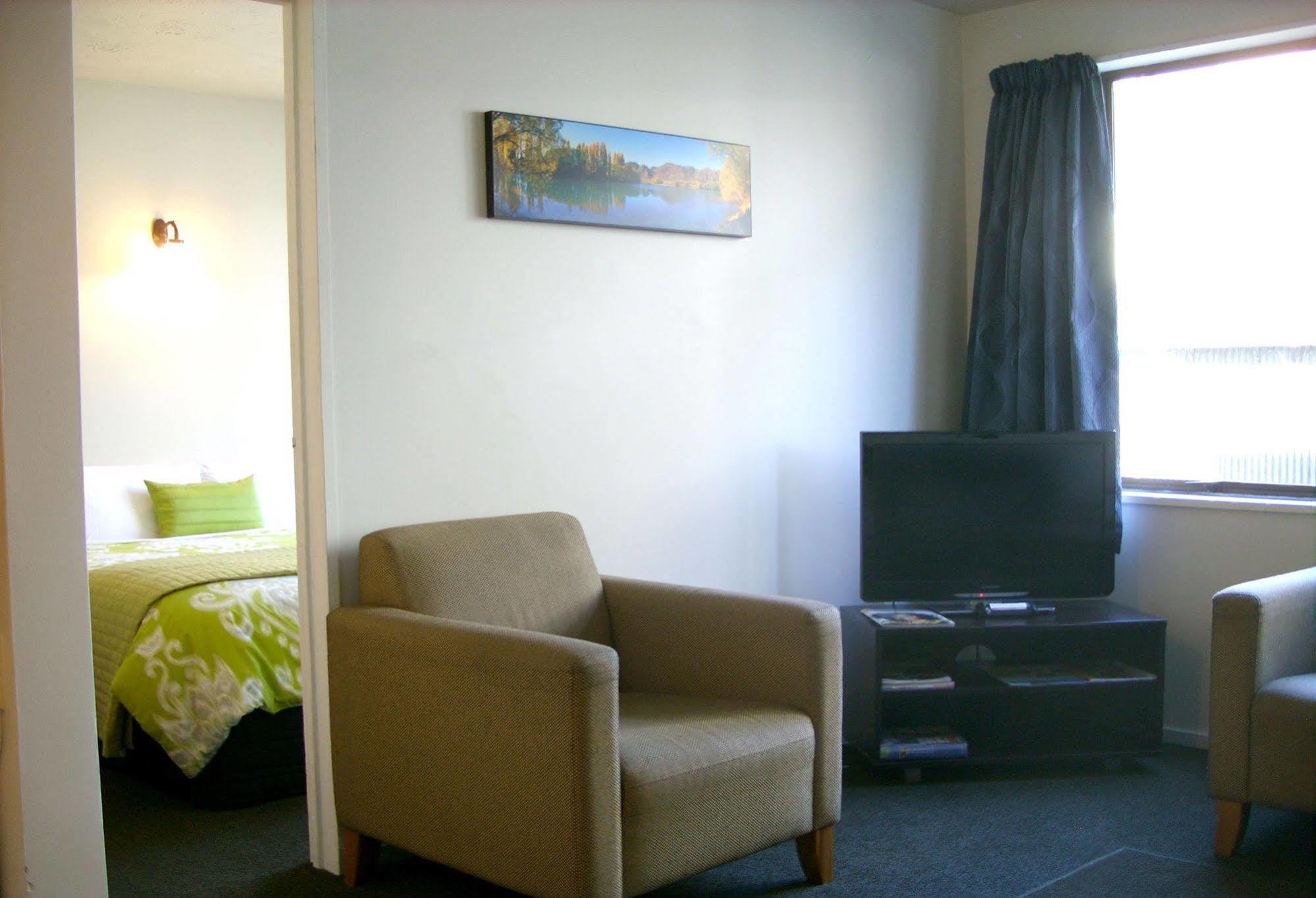 Tudor Court Motel Christchurch Exterior photo