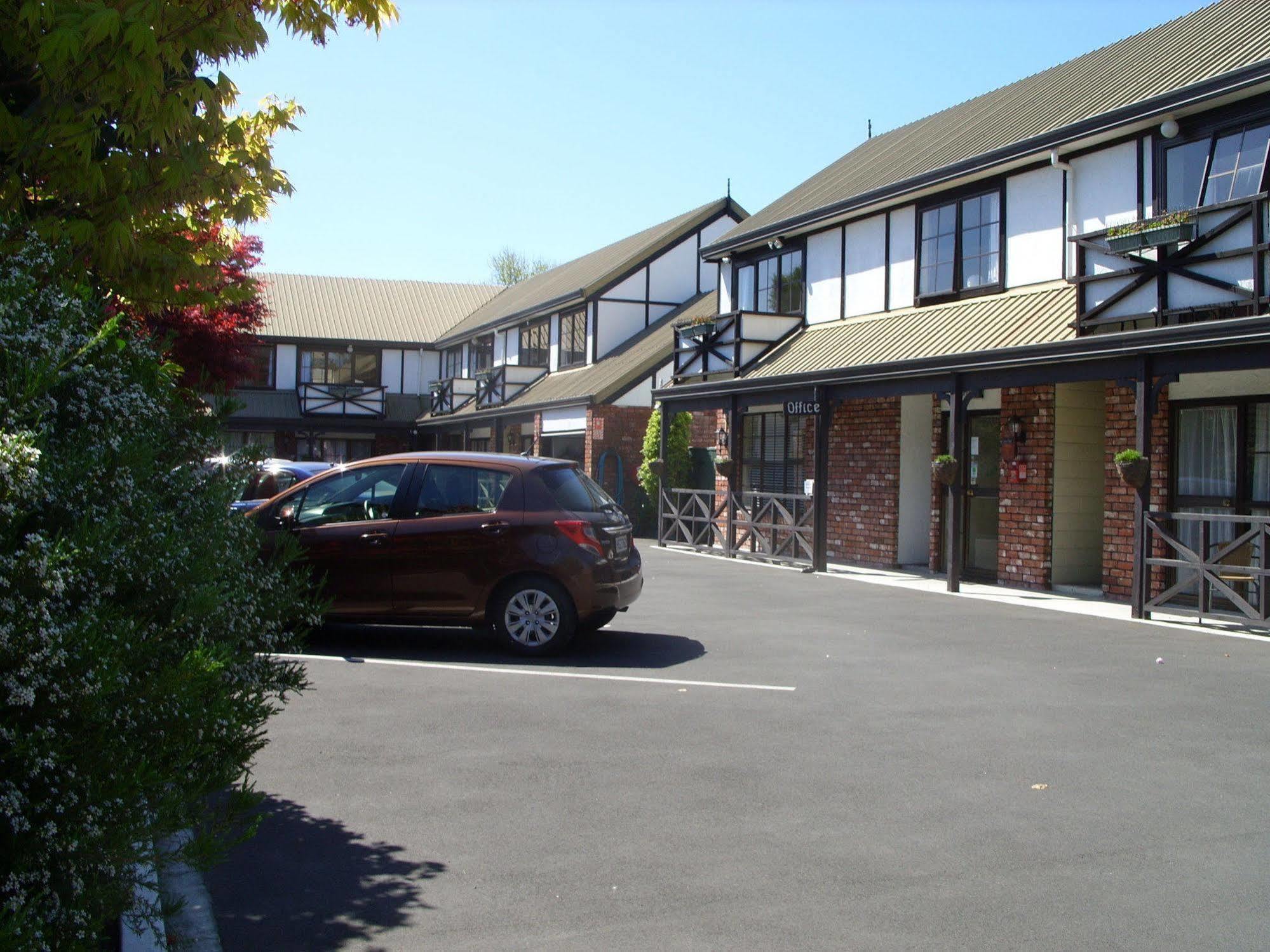 Tudor Court Motel Christchurch Exterior photo
